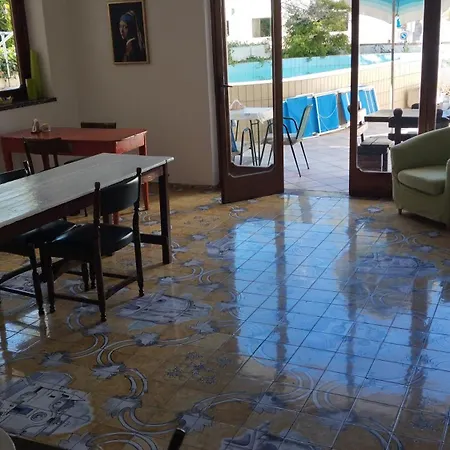 Thomas Bb Conduzione Familiare 2* Forio di Ischia