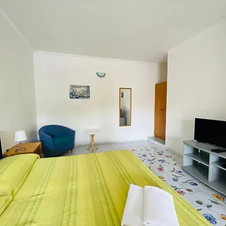 住宿加早餐酒店 Thomas Bb Conduzione Familiare Forio di Ischia